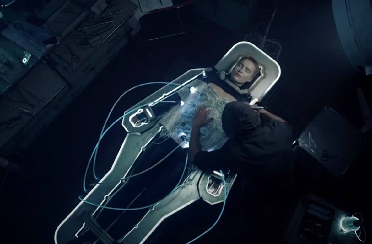 Кадр из сериала "Воспитанные волками" 2020 г.