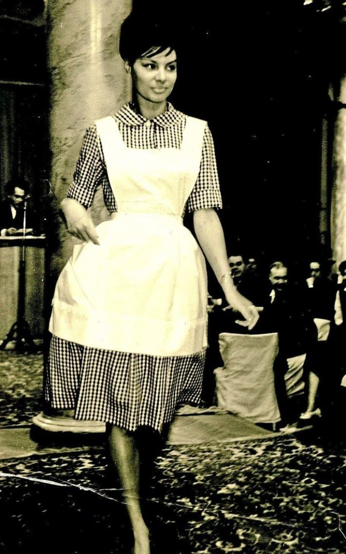 Одна из первых фотографий Регины Колесниковой на подиуме. Конец 50-х.