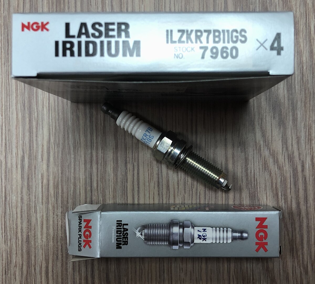 Подбор свечей метеор. Бренд свечей. Свечи bosch r6 double platinum. Платиновые свечи зажигания подбор по автомобилю. Свечи зажигания чемпион 703.