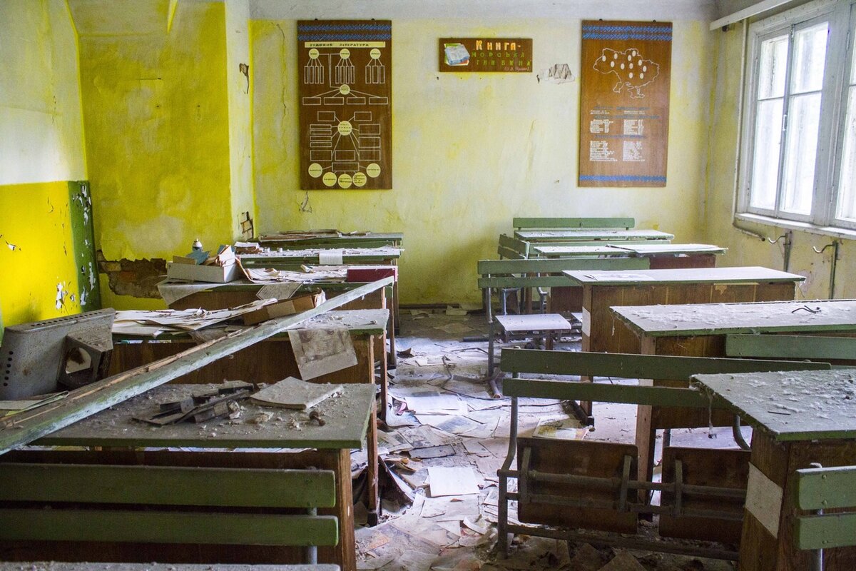 Как сохранилась заброшенная школа в Чернобыле рядом с КПП Лелёв. Поразительные сохраны