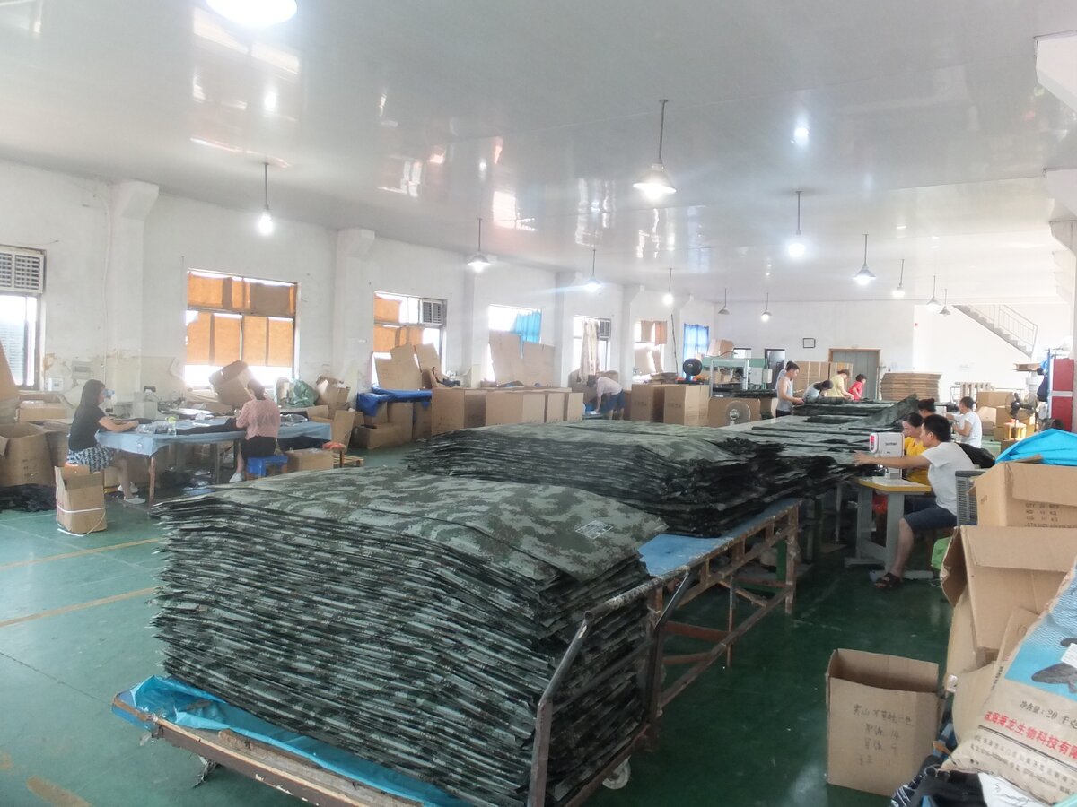 надувные маты на фабрике