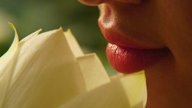 Почему немеют губы, причины возникновения онемения