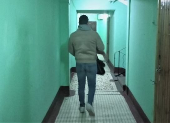 Предположительное фото одного из аферистов, взято отсюда https://megapolisonline.ru/moshenniki-pronikayut-v-kvartiry-peterburzhtsev-pod-vidom-proverki-kvitantsij-po-kvartplate/
