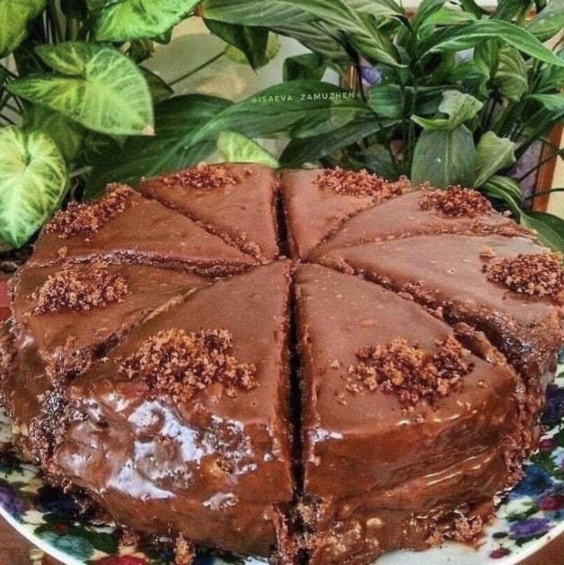 Получается нежный и вкусный тортик 