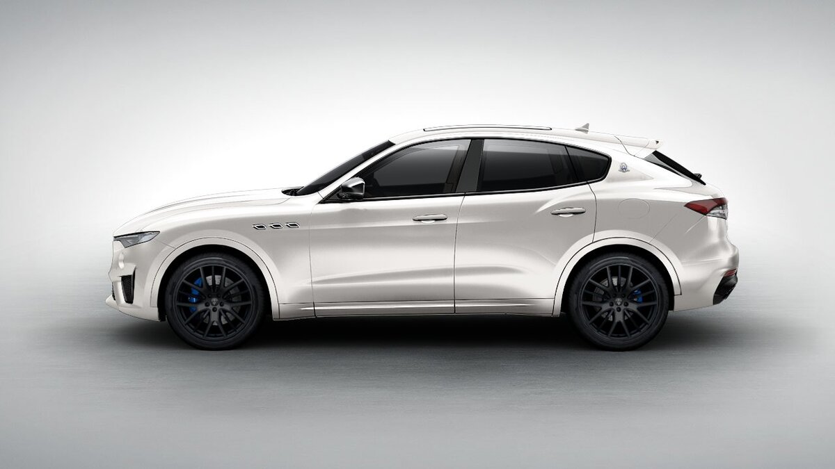 Maserati Levante белая