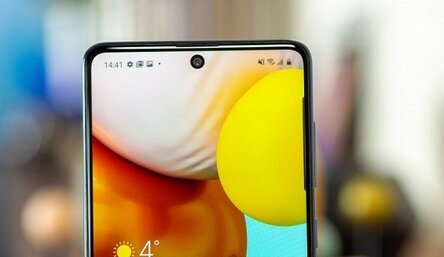 SAMSUNG выпускает дорогие смартфоны, но у неё есть особенности, которых нет у конкурентов.