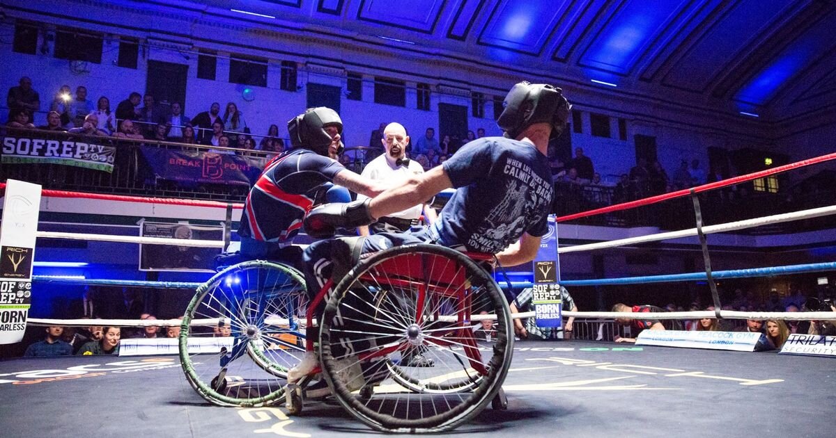 Драка инвалидов. Драка инвалидов. Драка инвалидов. Драка инвалидов. Инвалид манекен.