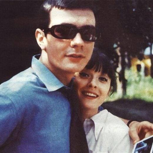 На этих старых снимках изображены звёзды из нашего далёкого детства -10