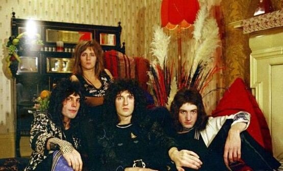 Музыканты Queen в конце 1972 года во время записи своего дебютного альбома