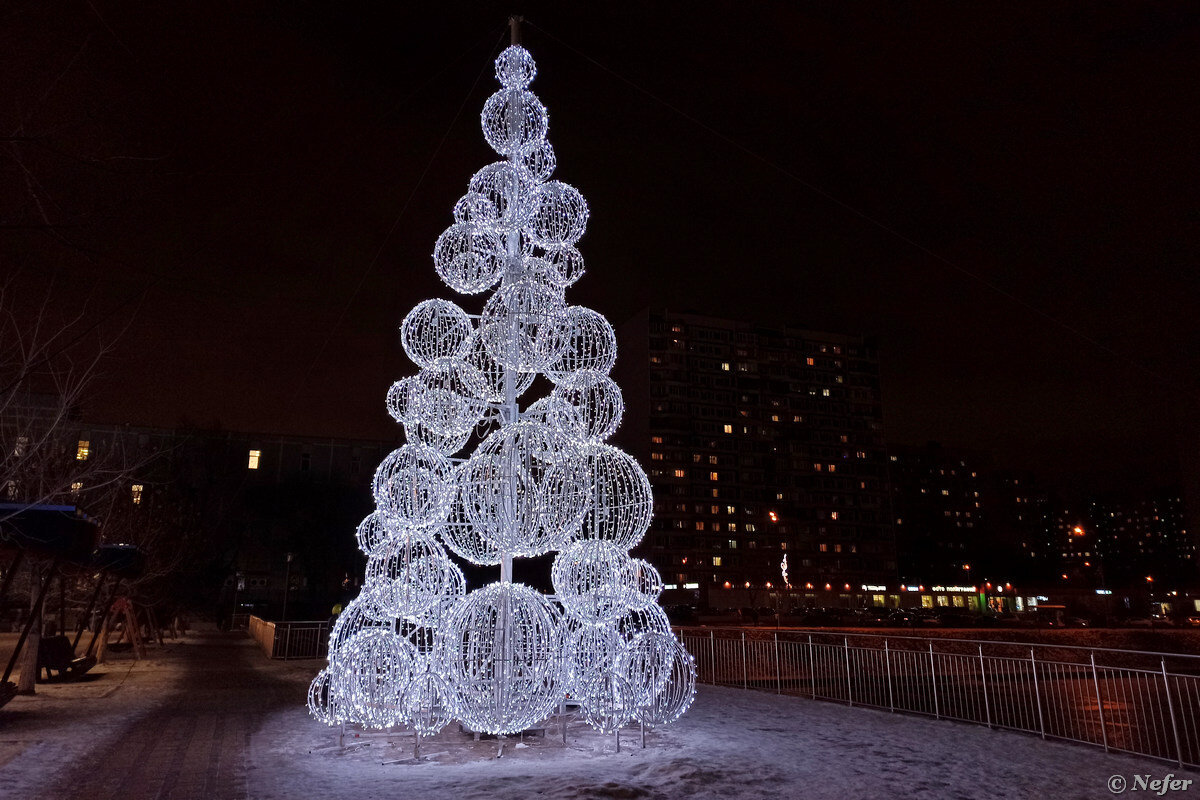 Необыкновенные елки нижний. Елка пьяцца кастелло. Самые необычные елки мира. Необыкновенные елки нижний. Необыкновенные елки нижний.