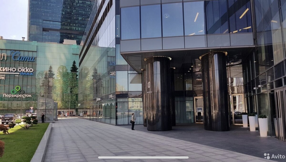 Вход в башню