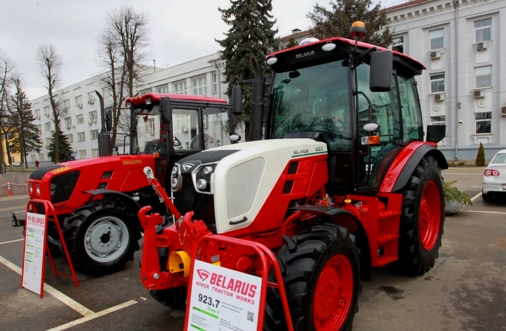 Особенностью новых модификаций тракторов МТЗ «Беларус» является двигатель экологического класса Stage -5.