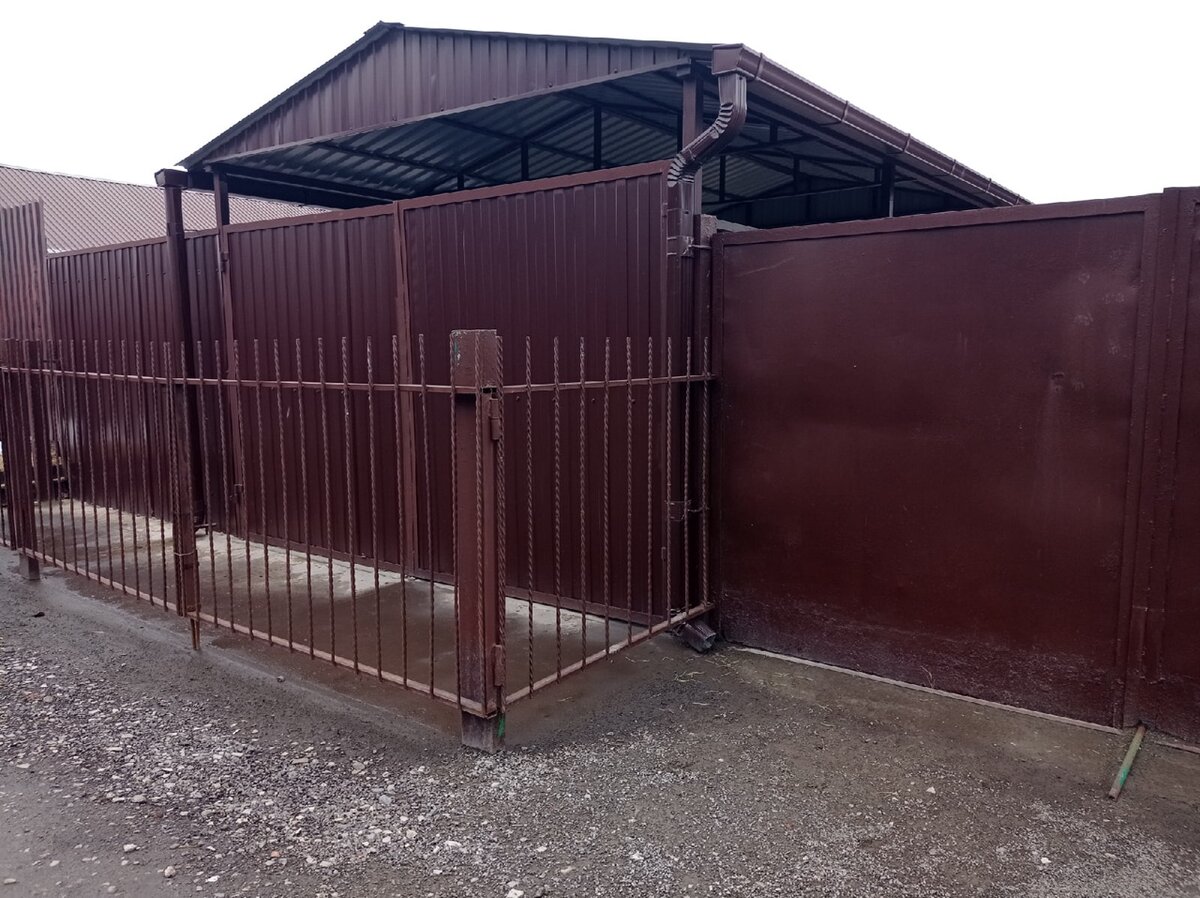 Двор пенсионерки в идеальном порядке внутри и снаружи