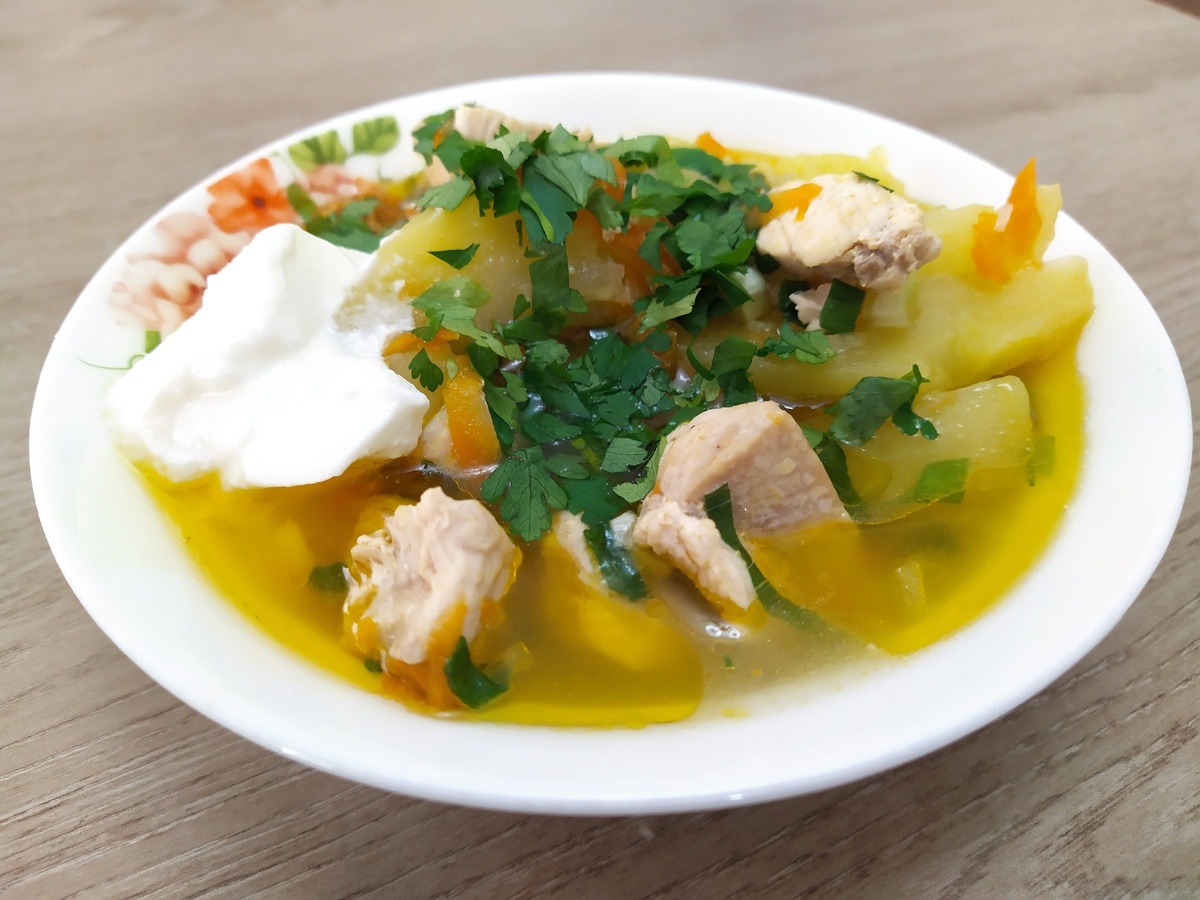 А если добавить к картошке с мясом ложку сметаны, будет ещё вкуснее)