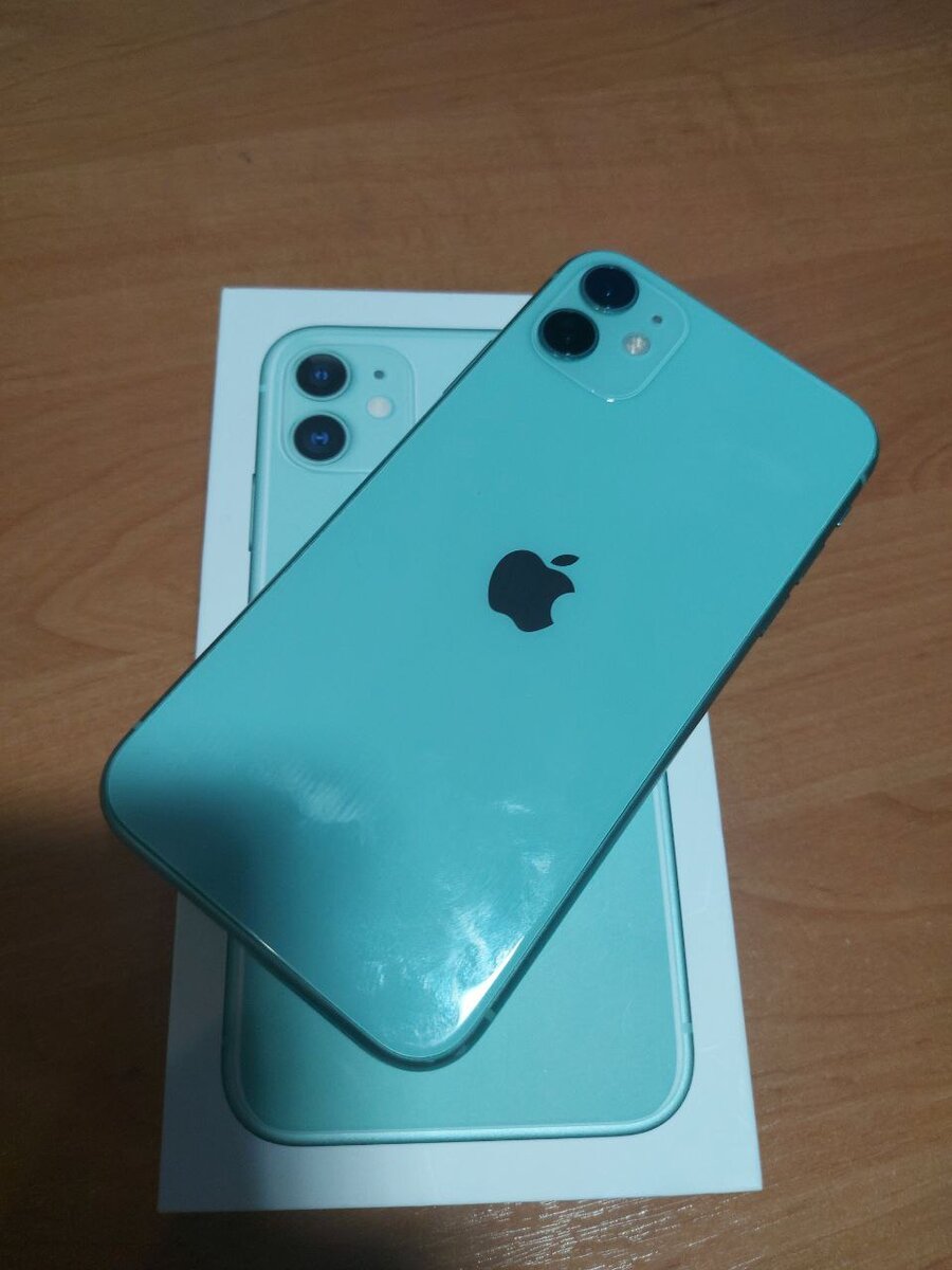 Мой Айфон спустя год использования без защиты.