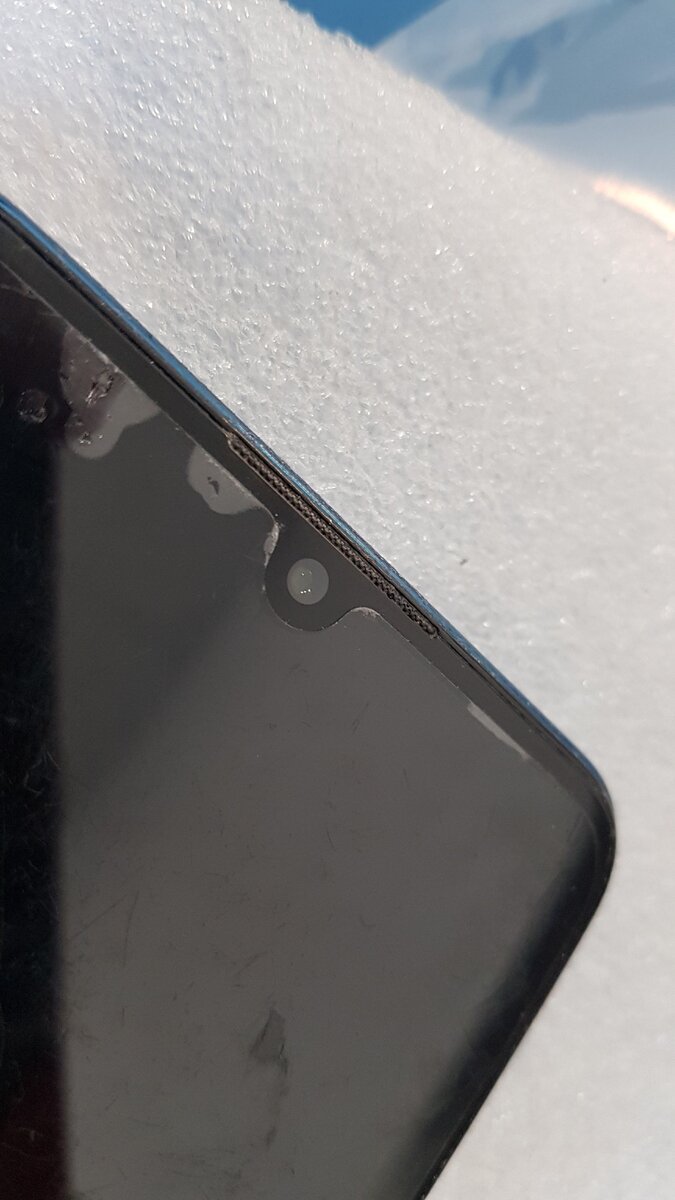 Звуку было негде проходить свободно и полноценно. Отсюда и проблема - плохо слышно