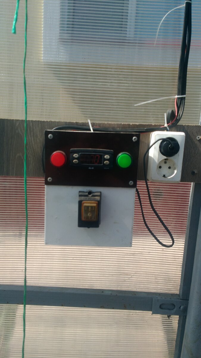 Блок управления подогрева и вентиляции.