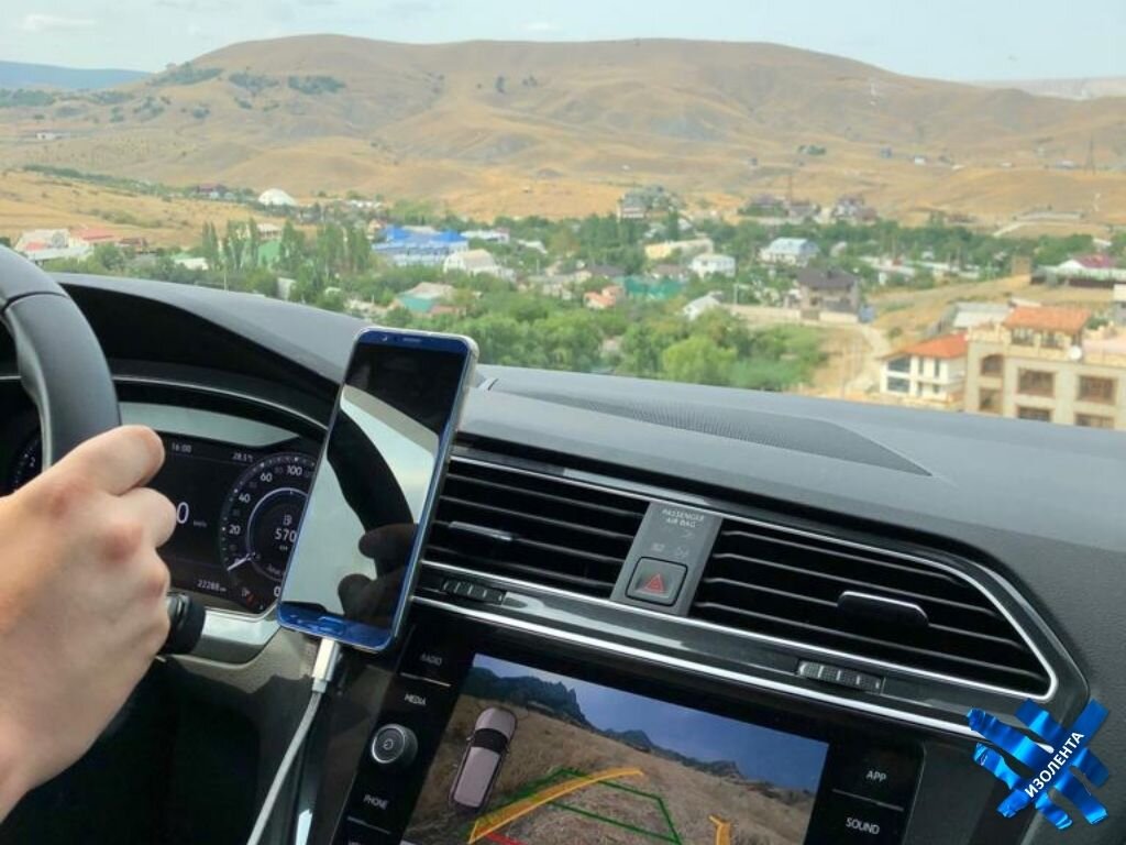 За рулем Тигуана можно ставить себе весьма амбициозные задачи. Путешествие на автомобиле по горным тропам Крыма.