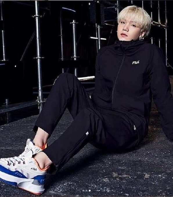 BTS & 'asian squats'.