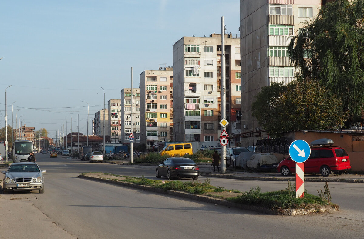 Европа, ты ли это?! Показываю, как живет самый бедный и грязный район  Евросоюза