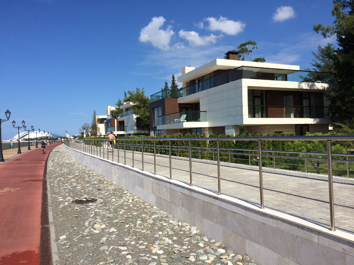 Набережная в Адлере. фото автора 