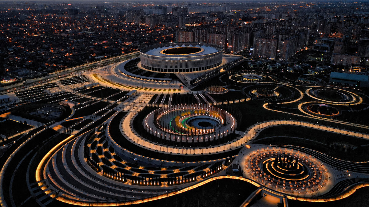 Парк Галицкого в Краснодаре, ночной вид