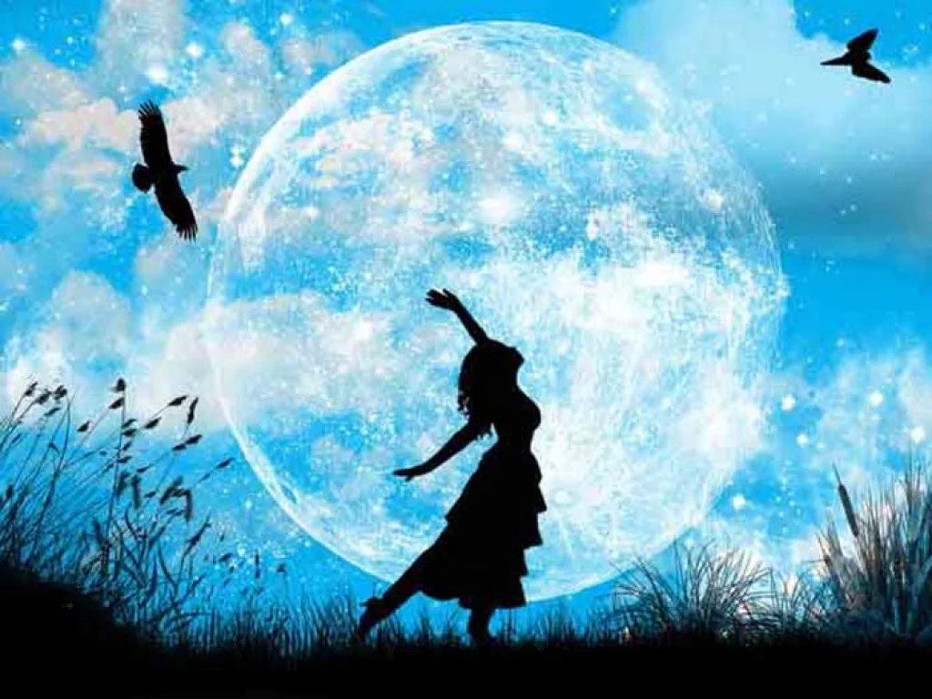 Девочка под луна. Танцы под луной. Девушка на фоне Луны. Девушка под луной. Девушка танцует под луной.