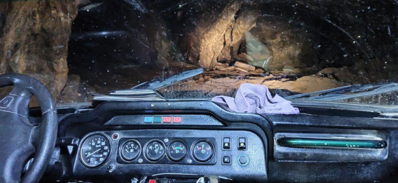 Заехали на «Уазике» в гигантскую заброшенную шахту в горах Кавказа, а вот «Дастер» — пришлось оставить!5