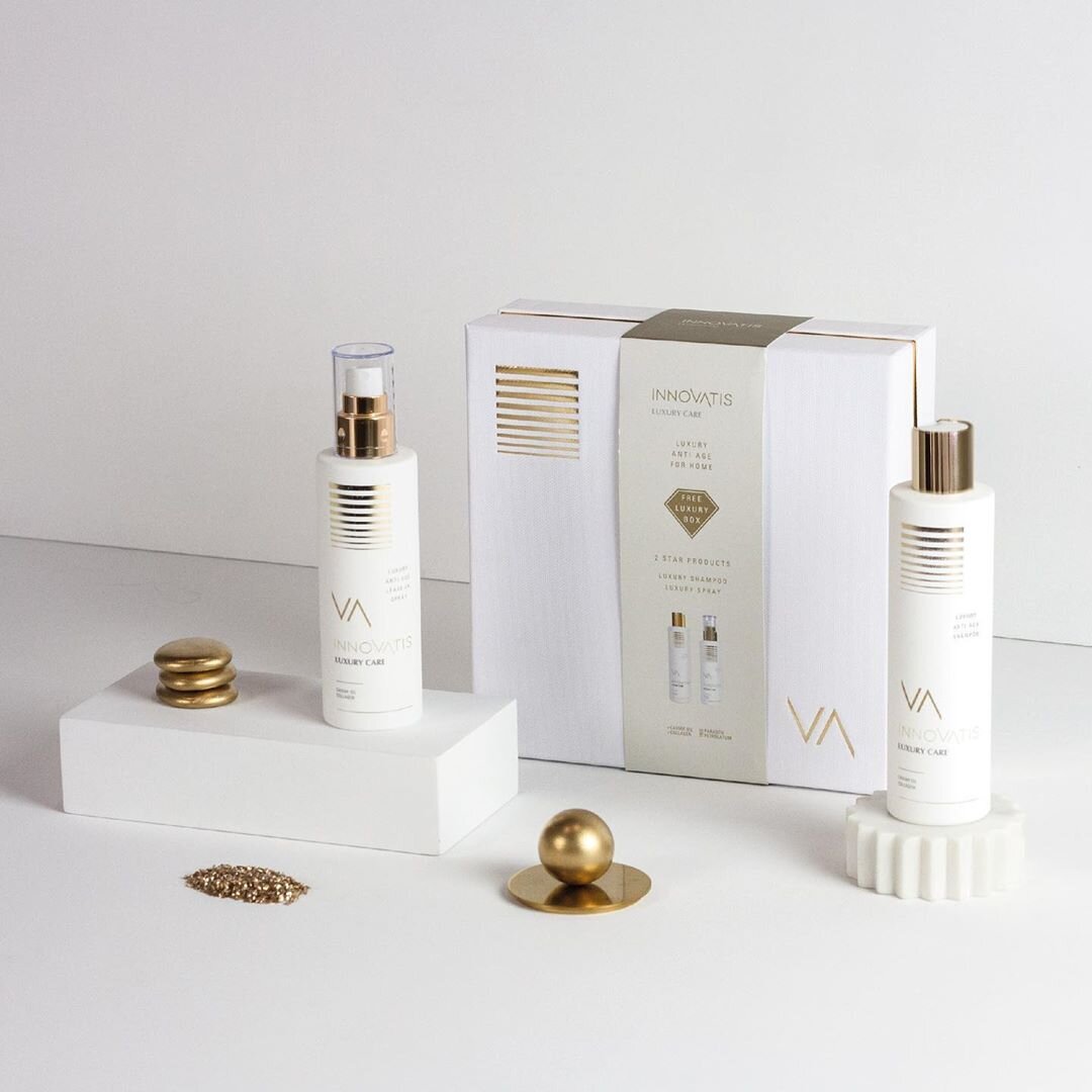 Белоснежная матовая коробка  — классическая упаковка наборов с маской  / кремом-кондиционером / спреем.