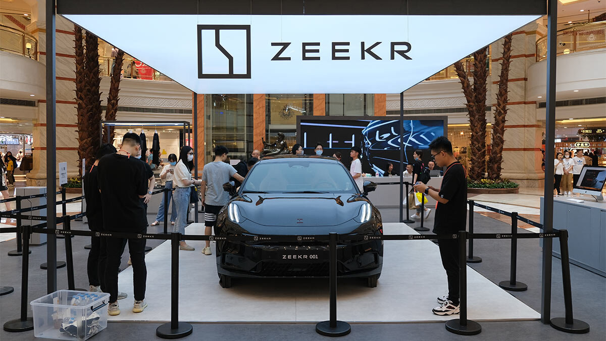     Электромобиль Zeekr на выставке в Шанхае Вадим Клепнёв
Электромобиль Zeekr на выставке в ШанхаеShutterstock/Fotodom