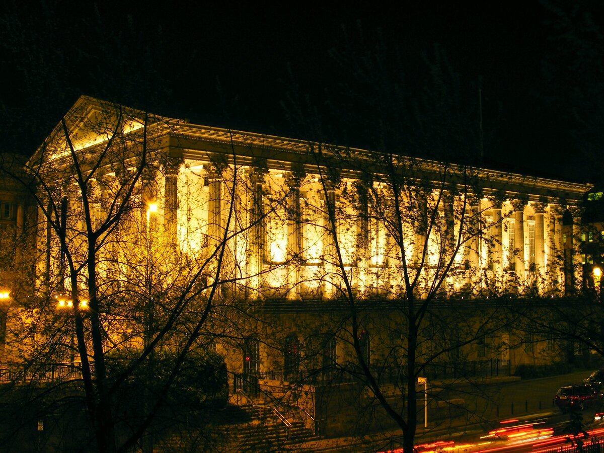 Сити-Холл Бирмингема ночью. Фото: R J Higginson, лиц. CC BY-SA 3.0, commons.wikimedia.org
