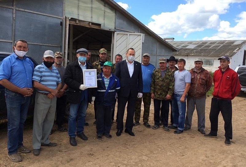 Район башлыгы Рамил Нотфуллин "Бөрбаш"лыларны тәбрикли