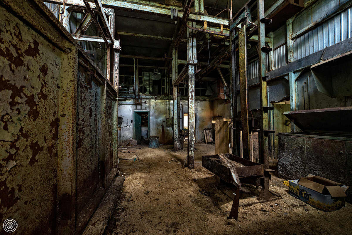 промышленность ссср. судоверфь благовещенск. завод амз челябинск заброшенный. краболов капитан егоров. заводы в 90-е.