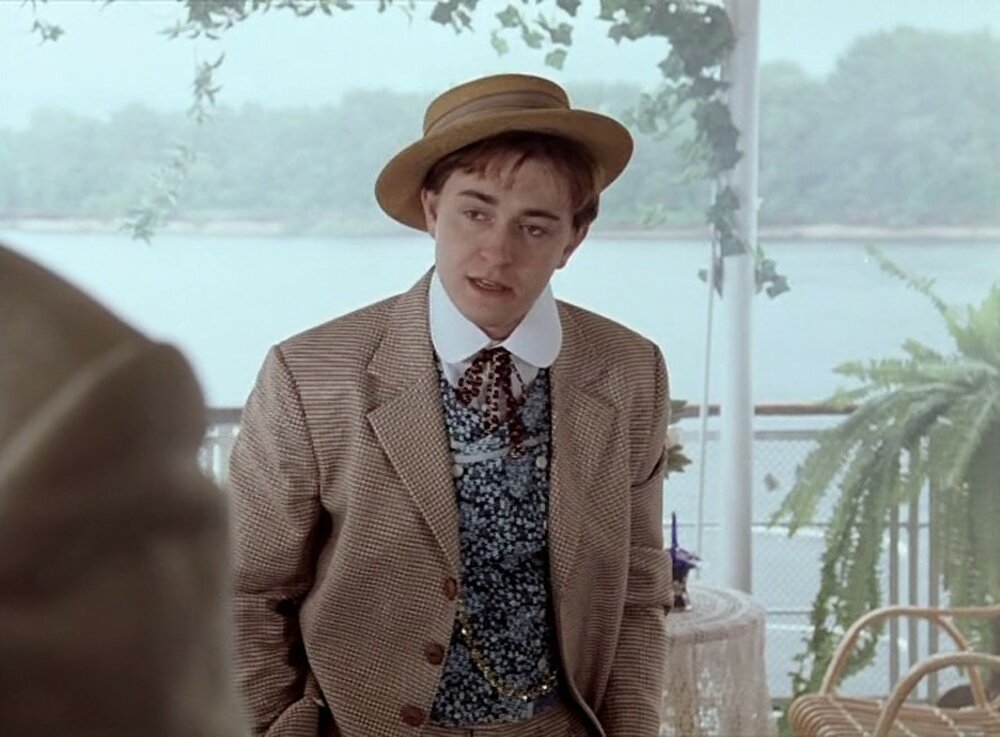 Молодой скотопромышленник из Больших Медведей купец 3 гильдии Коля Сидихин. Имеет при себе два чемодана денег и сразу же решает их проиграть в карты, хотя кроме "дурака" ни во что играть не умеет. Сергей Безруков в этой роли просто выдающийся комический артист. Такого парня "Бригада" погубила.((