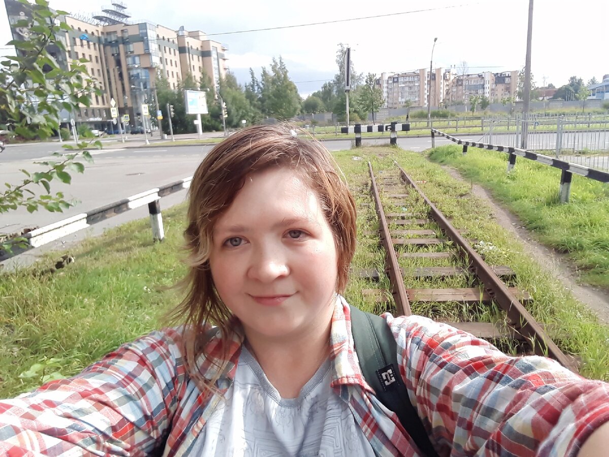 Привет! Всем хорошего дня, дорогие мои!  Вообще-то, я смелая девушка, и почти ничего не боюсь- ни высоты, ни пауков, или каких других живых существ, ни кладбищ, ни падающих самолетов... Но если б вы знали, как же я терпеть не могу лестницы! Вот где, на самом деле, кроется настоящий ужас...!