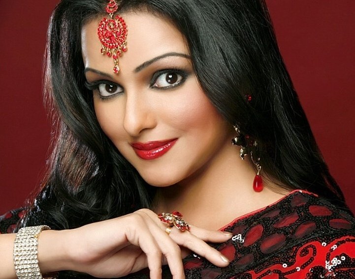 Когда глаза искрятся, а волосы сияют и блестят.