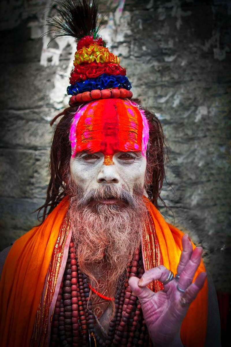 Аскет садху отдан святой работе, поэтому равен любому богу