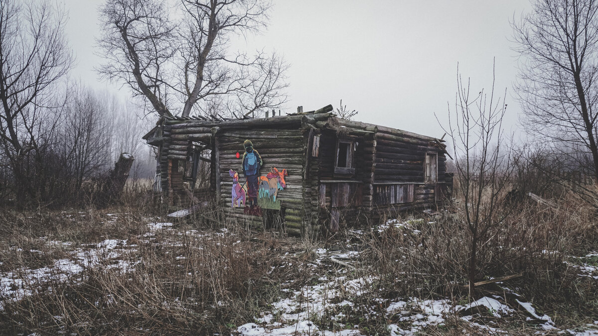 Деревня Сенино. Домик, где жил отец автора граффити.