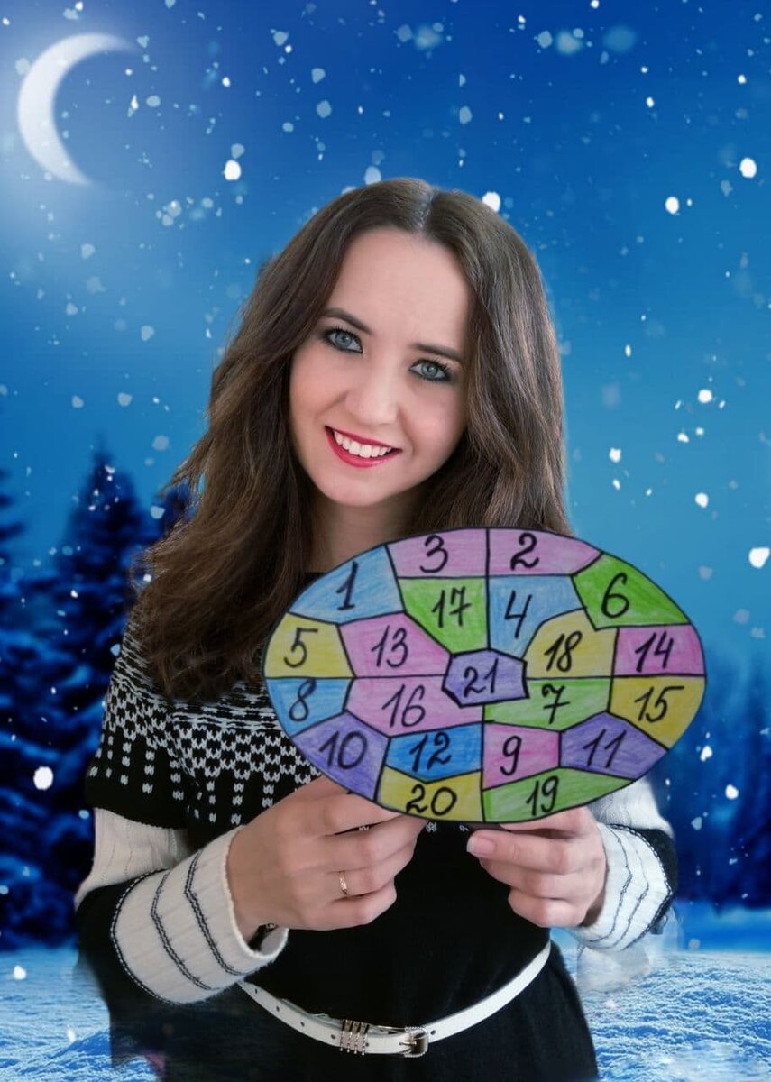 Рекомендую гадать на Новый год и святки - в это время предсказания наиболее правдивы