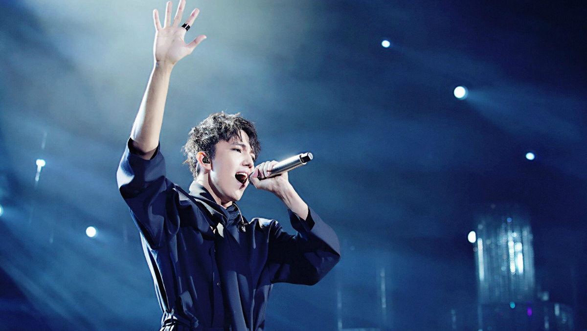 Димаш. Источник фото: https://the-steppe.com/tags/kazahturizm