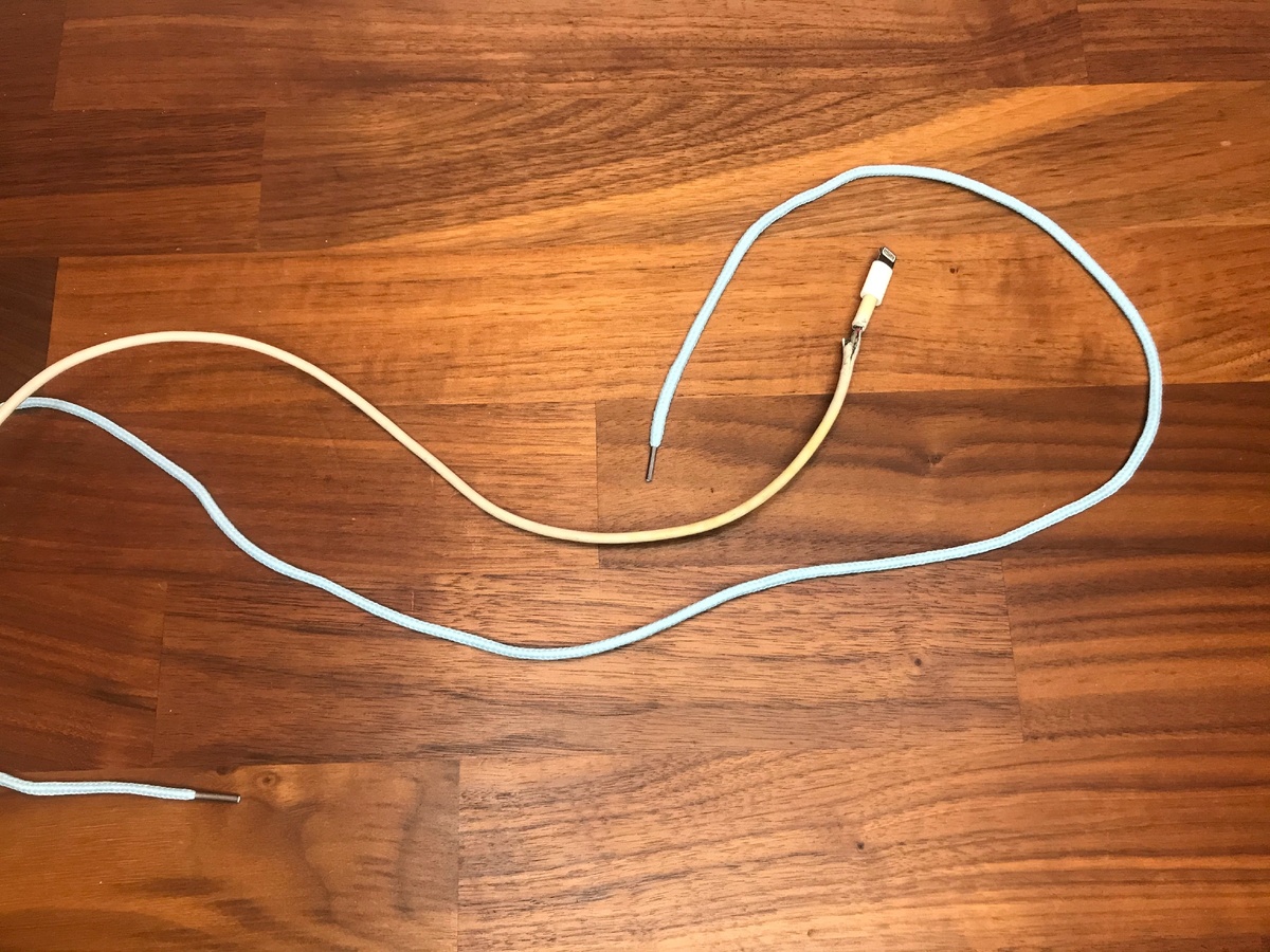 Берем шнурок или веревку