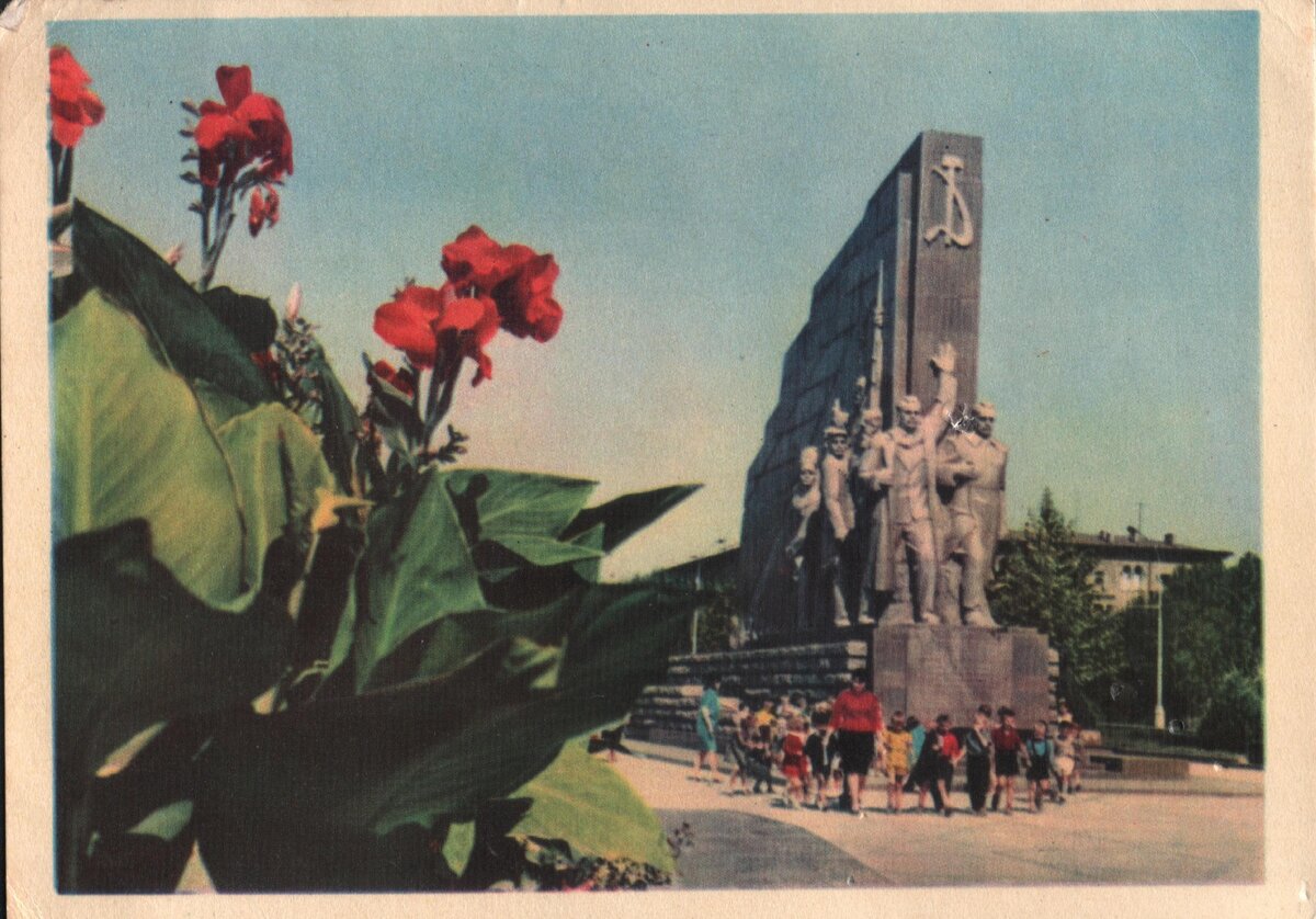 Памятник 14-ти Туркестанским комиссарам. 