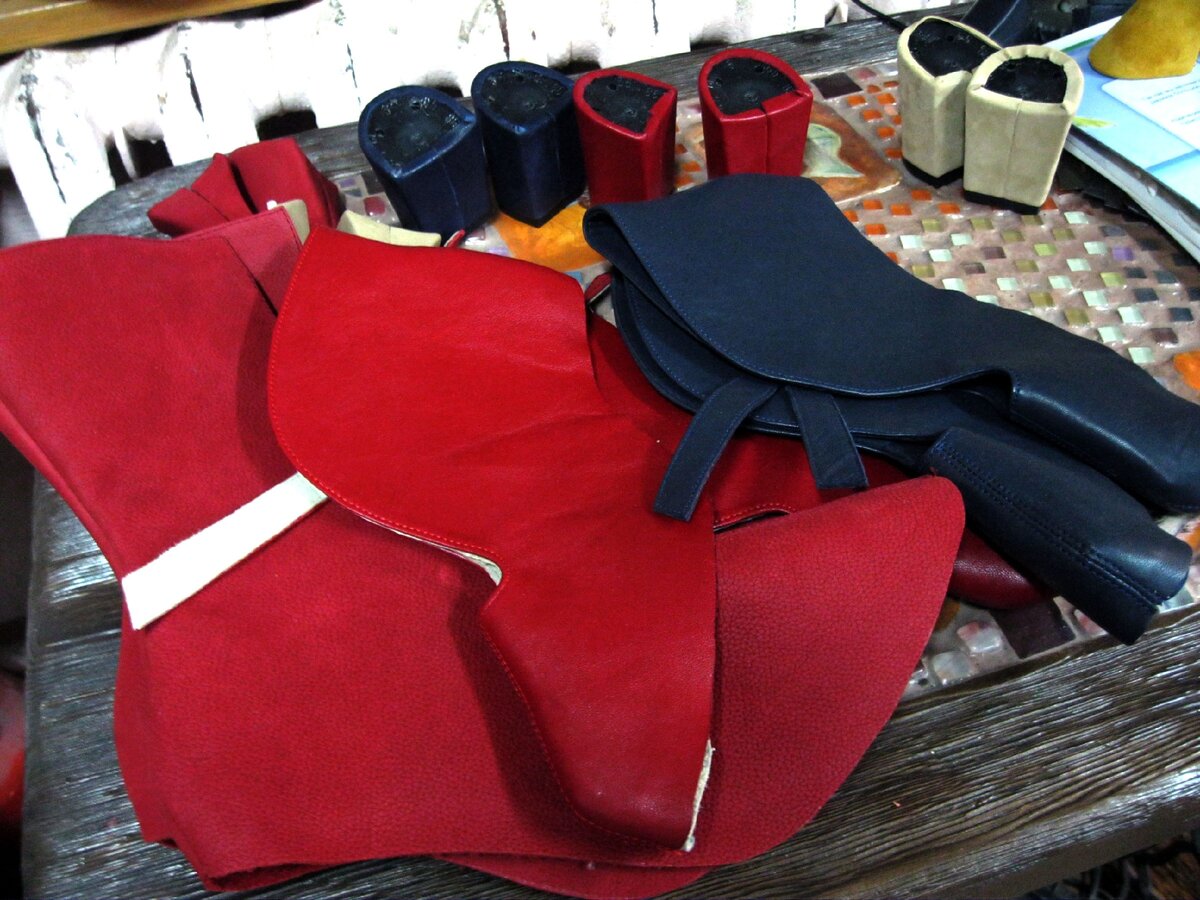 Заготовки верха обуви для коллекции Pavo Creations (личный архив 2012 г.)