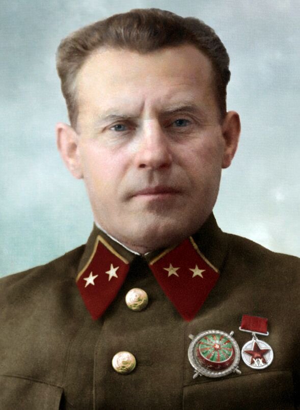 Генерал майор Тихомиров Владимир Васильевич в 1942 году заместитель начальника Генерального штаба РККА фото сайта Pinterest