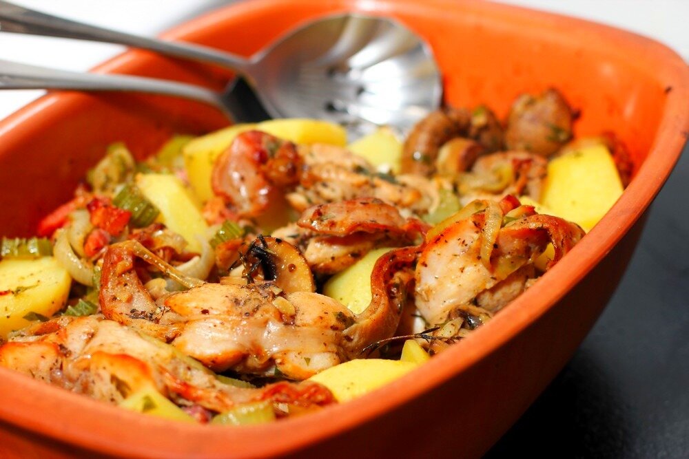 Жаркое из кролика с картофелем.