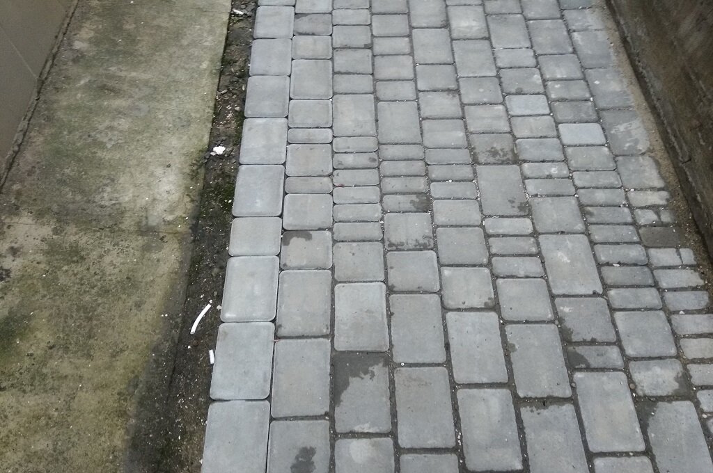 Укладка тротуарной плитки на отсев