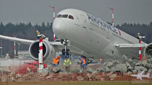 Боинг 787-9 Air France. Посадка с ветром, взлёт со стройки. Шереметьево.