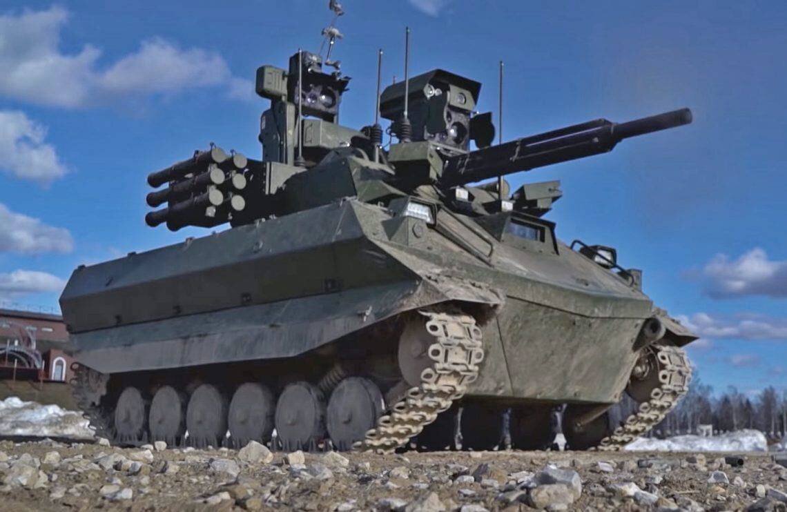 Танки без экипажа. Боевой робот Уран-9. Робот танк Уран 9. РТК "Уран-9". Робот Уран 9 в Сирии.