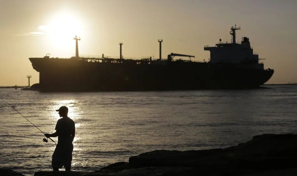 Россия успешно наращивает экспорт нефти. Фото: Яндекс Картинки