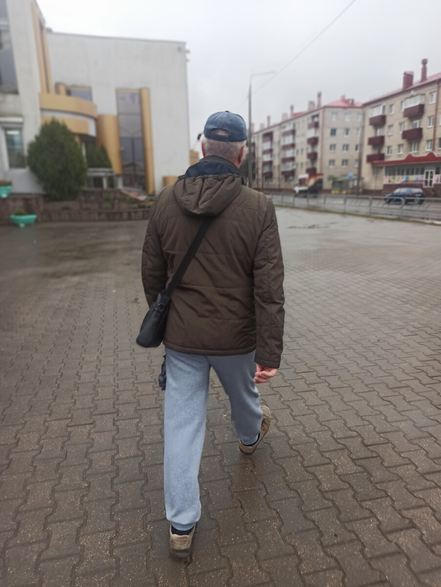 Уже столкнулся, убегает 